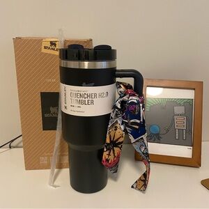 NIB Stanley Black Quencher H2.0 Tumbler40oz